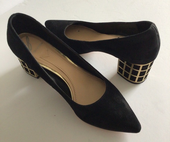 B Brian Atwood Shoes - B Brian Atwood Black Suede Block Heel Pumps Size 6 Pointed Toe Classic Work Heel